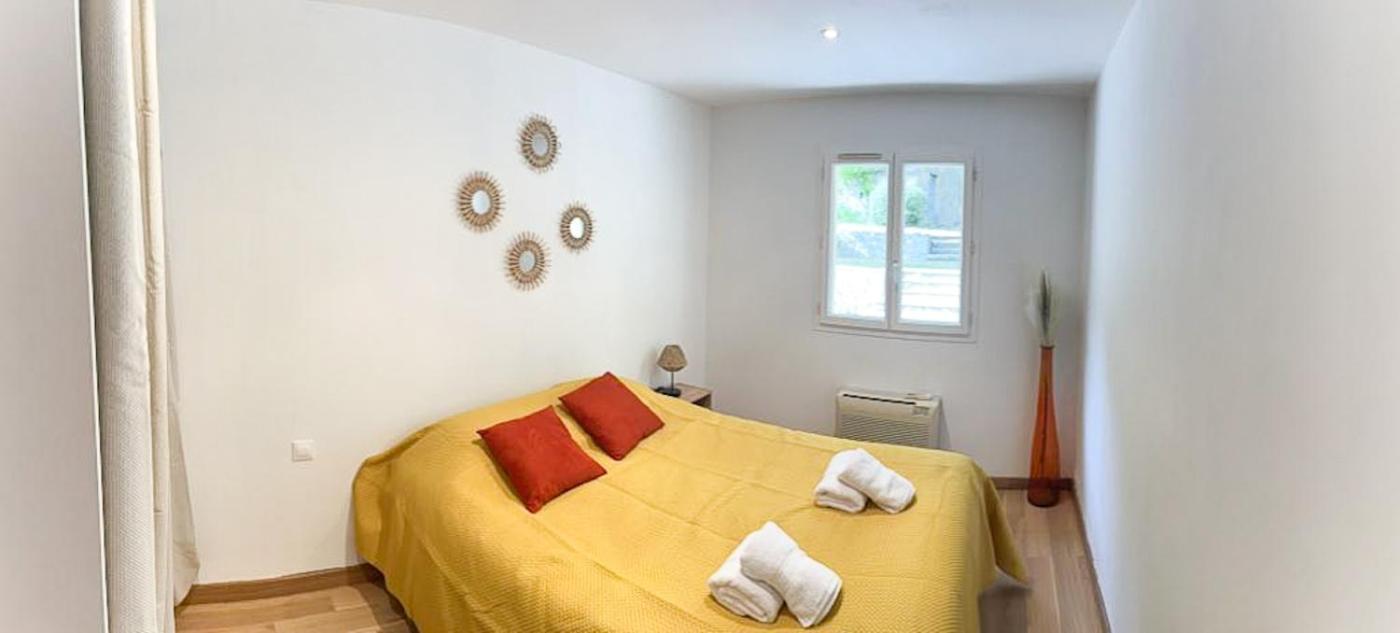 Belle Avec Jardin Piscine Et Salle De Sport Villa *